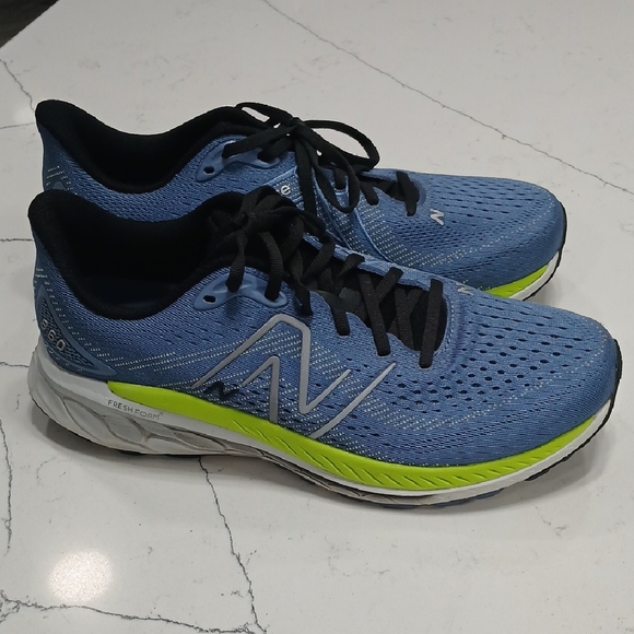 New Balance Men's Blue Running Shoes - Picture 1 of 5